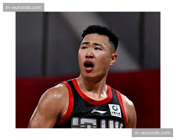 深圳选择轮休贺希宁致输球 为季后赛保护核心球员